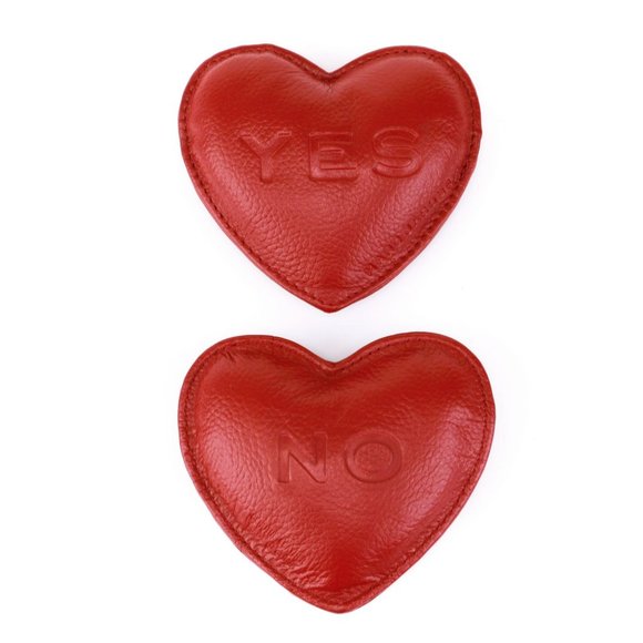 Marc by Marc Jacobs YES NO Heart Paper Weight Red COLLECTIBLE - Picture 3 of 7